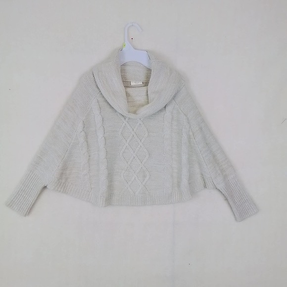 Girl's Oversized Dolman Sleeve High Waisted Knit Sweater Size Medium in Beige - Picture 1 of 10